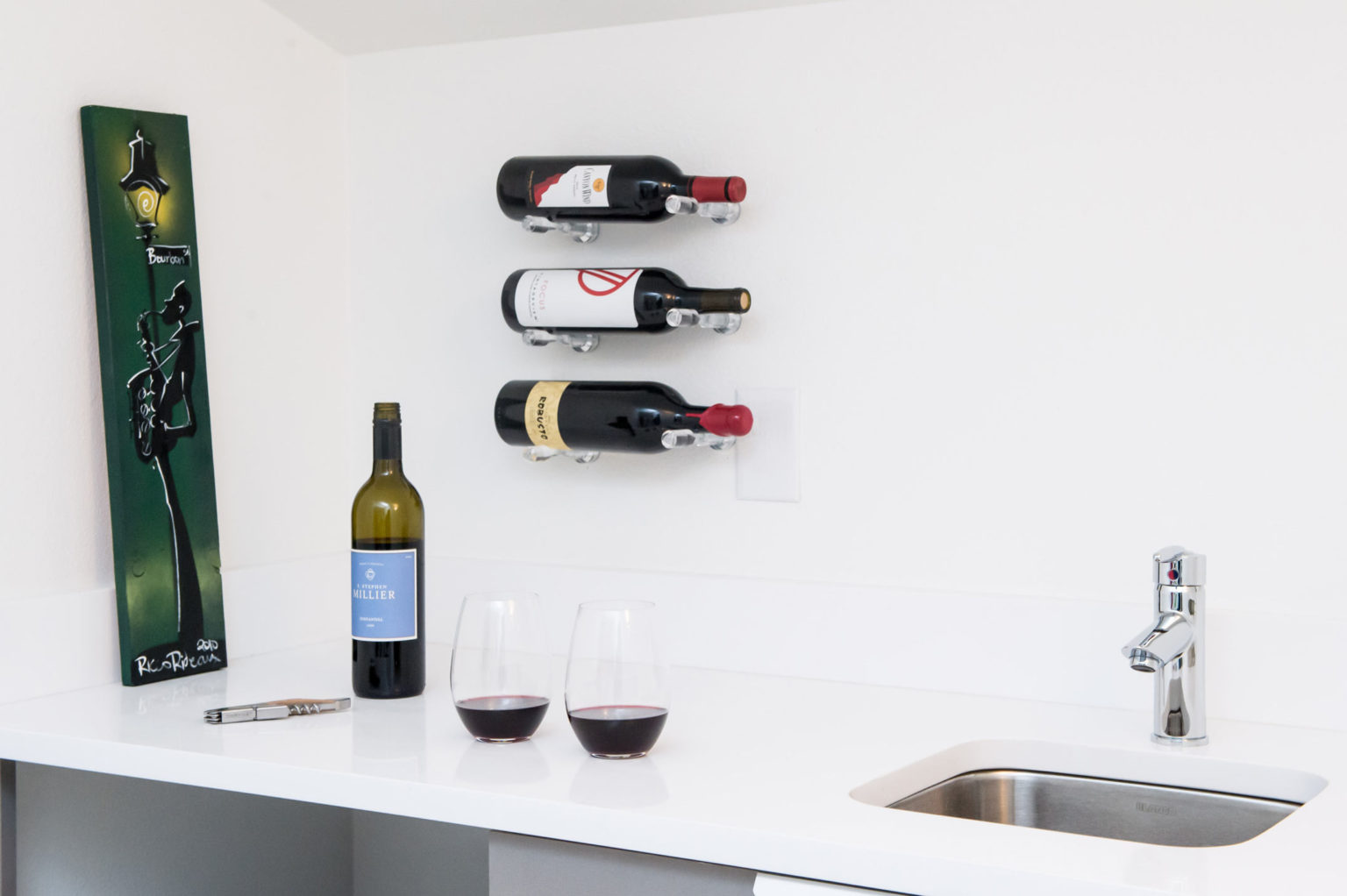 Vino Pins 1 Bottle Set wall mounted metal wine rack peg system